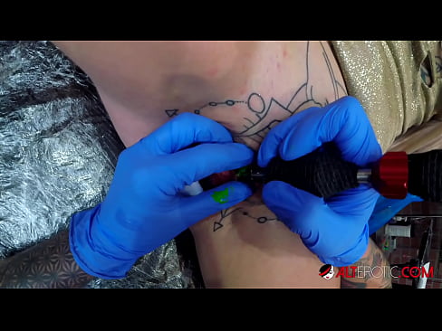 ❤️ Extrem tätowierte Hottie Sully Savage hat ein Tattoo auf ihrer Klitoris ☑ Homemade porn bei uns de.sex78.ru ☑